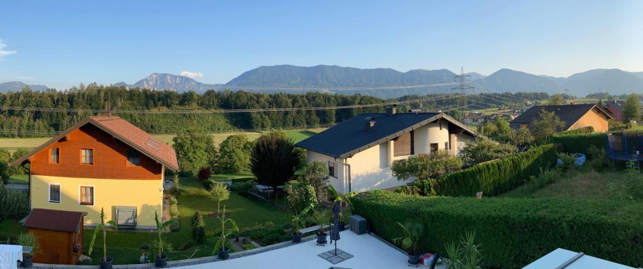 Ferienwohnung Dani Kottmannsdorf エクステリア 写真