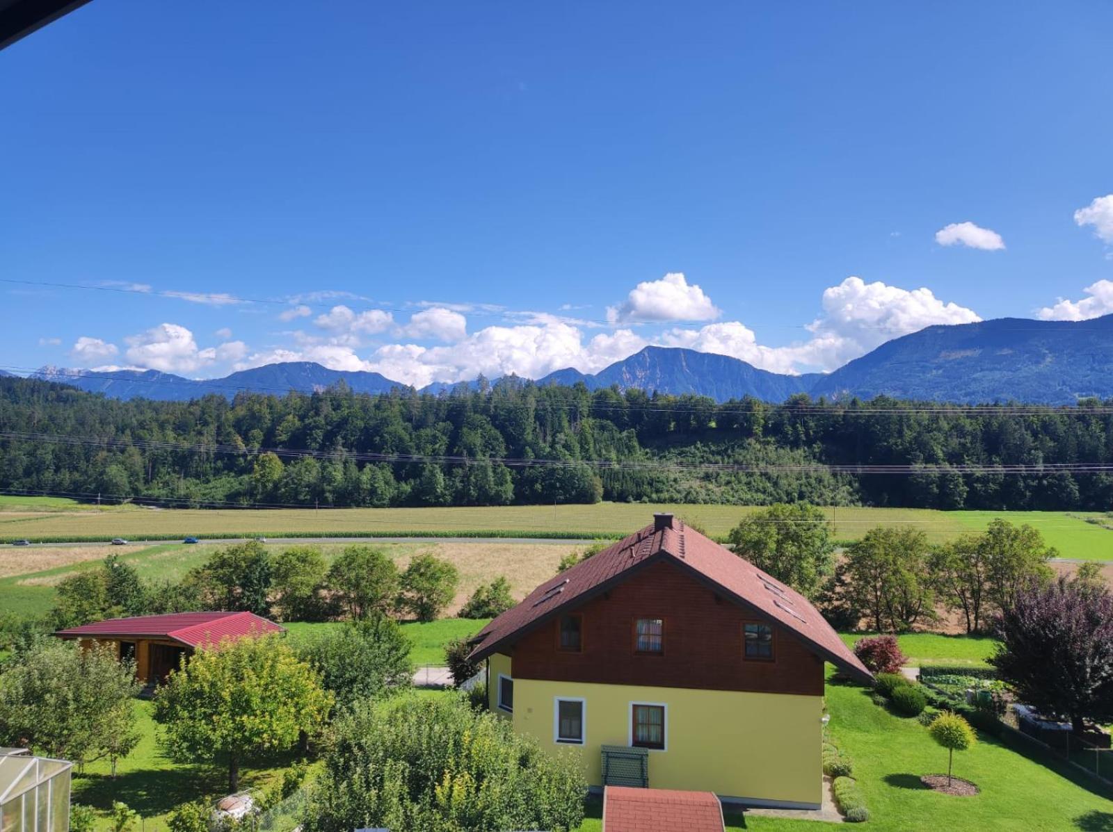 Ferienwohnung Dani Kottmannsdorf エクステリア 写真